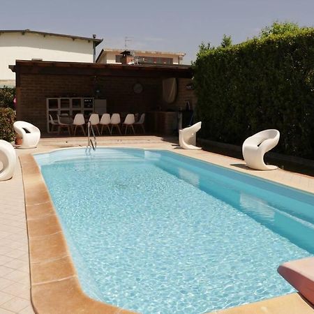 La Terrazza Sul Parco Appartamento Con Uso Piscina Torre del Lago Puccini Exterior foto