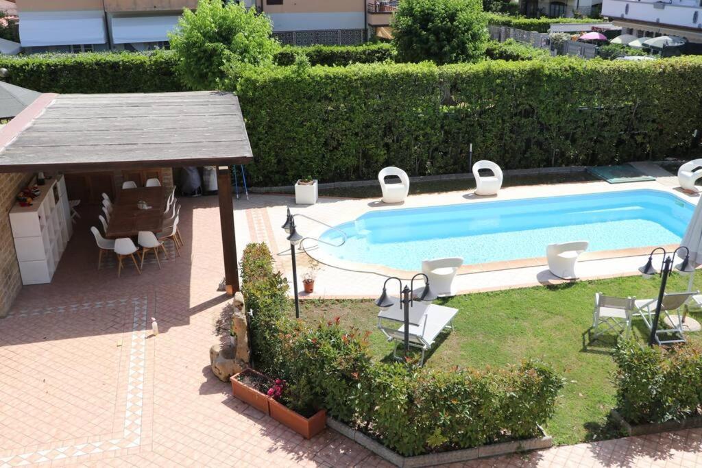 La Terrazza Sul Parco Appartamento Con Uso Piscina Torre del Lago Puccini Exterior foto